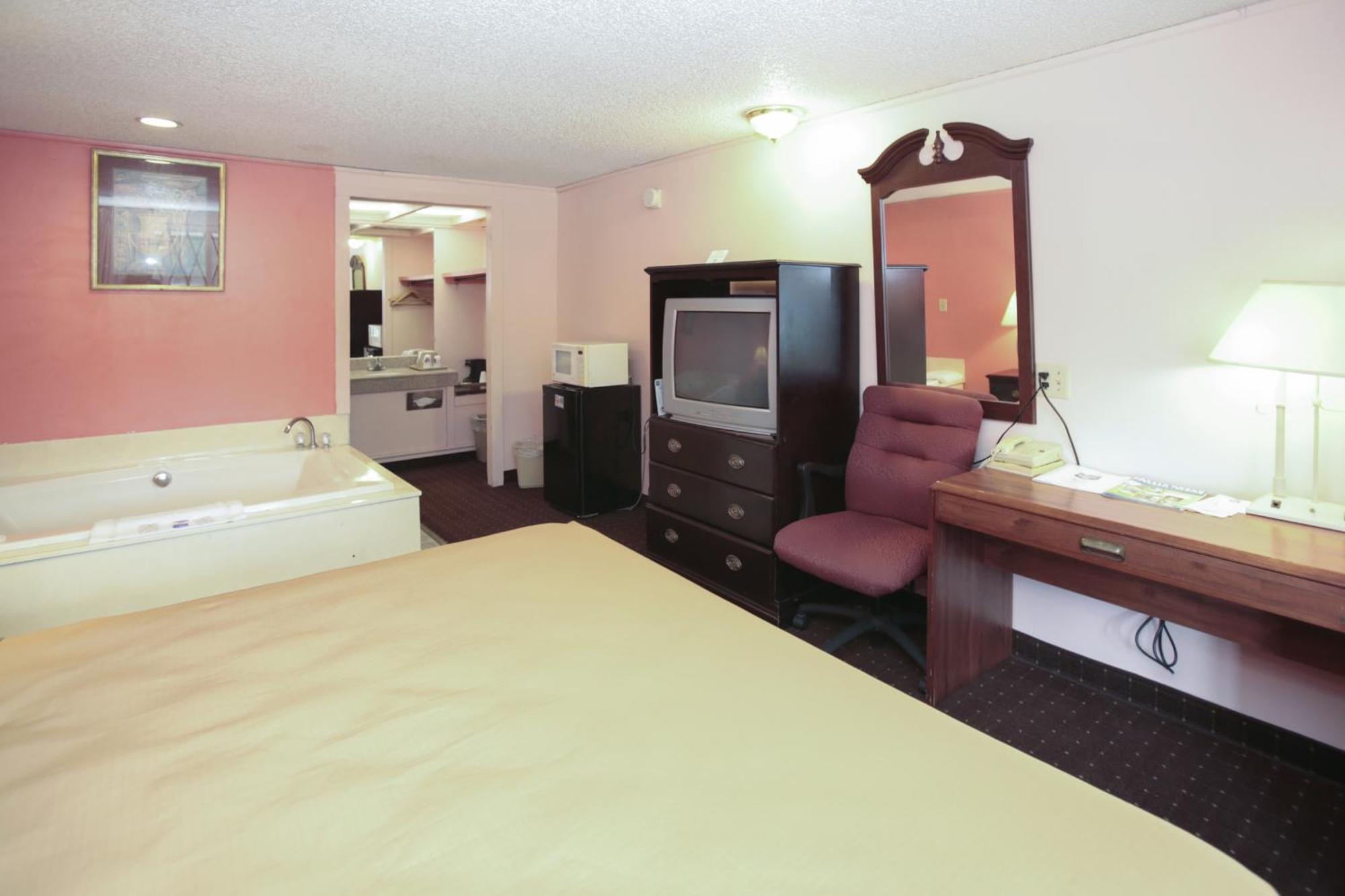Knights Inn - Battle Creek Phòng bức ảnh